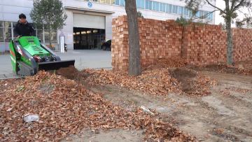 Three-cylinder skid steer loader pusher operation