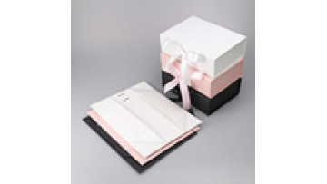 Wholesale Printed Kraft Paper Packaging Gift Box Magnetic Gift Paper Boxes1
