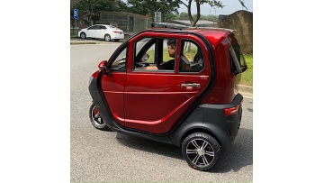 70km/h 150cc Petrol Fully Enclosed 3-Wheel Tricycle Passenger1