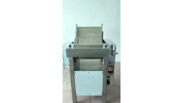 Noodle pressing machine