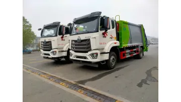 Long-Lasting Durability Sinotruk 4X2 15cbm Compressed Refuse Truck1