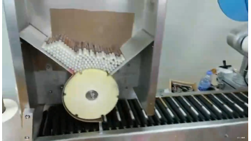 White glue filling and capping machine with lid sorting system flat bottle filler and capper1