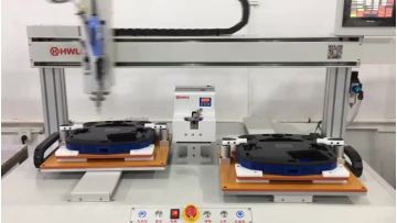 Automatic locking screw machine