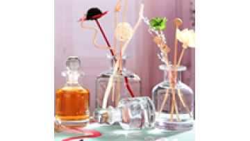 Customized 100ml 150ml Home Decoration Fragrance Air Freshener Flower Aroma Perfume Reed Diffuser With Rattan Sticks And Flowers1