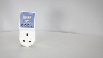 UK Socket 220V AVS Automatic Voltage Guard Surge Voltage Protector for Fridge/TV/DVD/Video/Computer/Freezer1