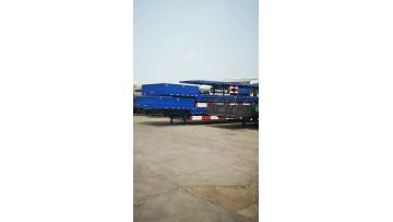 Three-axles plate semi-trailer
