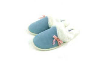 WB05 slipper front view