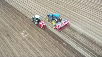 Pneumatic precision planter 