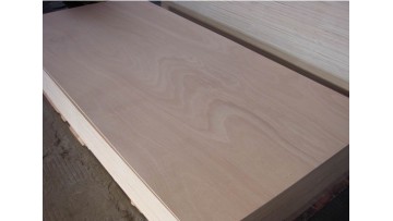 core veneer gluing step for commercial plywood