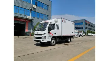 Factory Direct Yuejin 4X2 3m 70HP Semi-Sleeper Mini Refrigerated Truck1