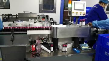 Oral liquid vertical labeling machine