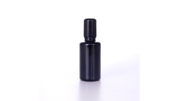 Round Shoulder Glass Bottles With Smooth Black Caps