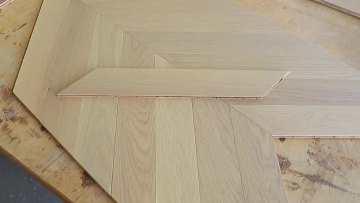 High quality chevron solid wood floor wood parquet floors oak timber flooring1