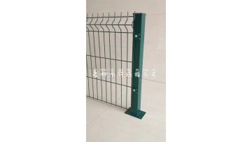 PVC Coated Triangle Bend Wire Mesh Fence 3D Curved Welded Wire Mesh Garden Farm Fence panel1