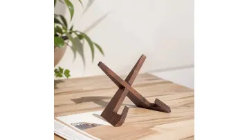 Solid Wood Menu Display Stand for Restaurant and Home1