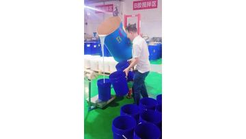 Real shot of silicone pouring in a silicone