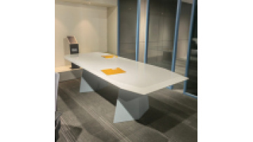 Modern-style CEO Office Furniture, Featuring a High-gloss White Finish, Is Equipped with a Luxurious Executive Desk1