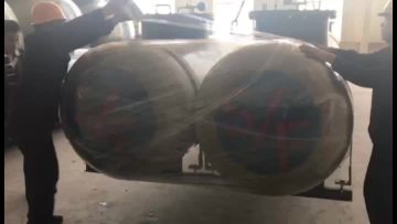 fuel tank (15)