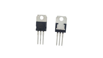 Transistors TIP142