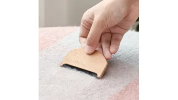 Beech Wood Lint Remover for Sweater and Wool Care1