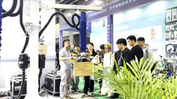 Cowest Machinery Vacuum Tube Lifter shines at SINO-PACK 2025