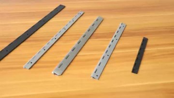 Piano hinge display