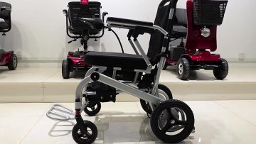 2021 Baichen Medical  Electric Wheelchair Portable  500W Powerful Motors Lightweight Wheelchair For disabled1