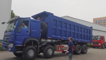 dump truck blue