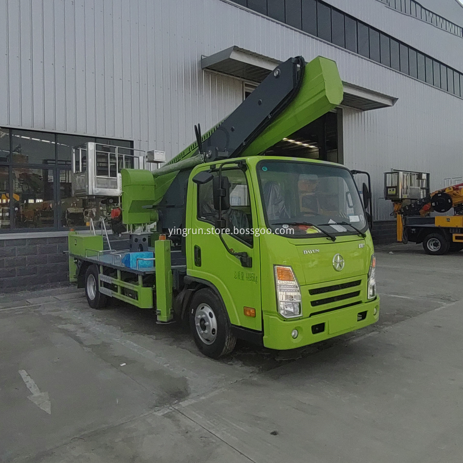 Telescopic Arm 30 Meter Lifting Car