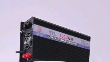 2000w self charging 20A 12Vdc to 220Vac home inverter ups power invertor/converter with charger1