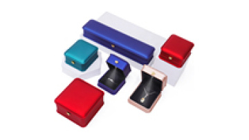 Han Hong OEM Custom logo Crown modeling Packaging Box Bracelet Bracelet Pendant necklace Ring Jewelry box with light1