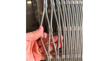 Flexible stainless steel cable mesh
