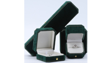 Hanhong Factory square velvet jewelry box in stock Organizer Women's Gift custom logo pendant ring Green jewelry storage box1