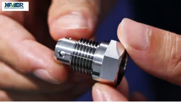 Stainless steel threaded fitting
