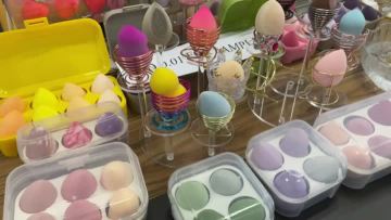8.Makeup sponge with silicone