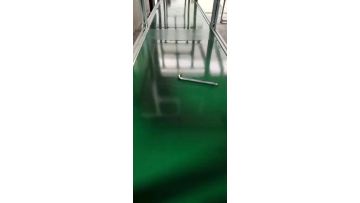 Conveyor with working plate from
