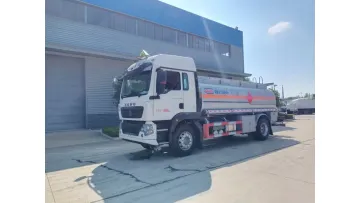 Cost-Effective Sinotruk HOWO 4X2 10.8cbm Fuel Delivery Carrier Truck1