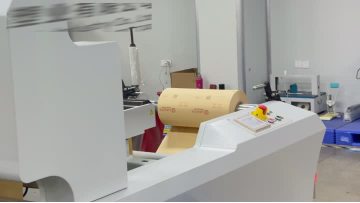 Kraft paper greaseproof paper packaging bag production video