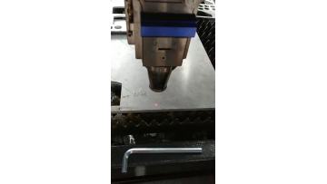 fiber laser cutting 10mm aluminium.mp4