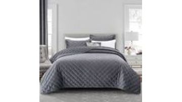 Hot sale new design warm wholesale luxury velvet bedspread quilt set from factory1