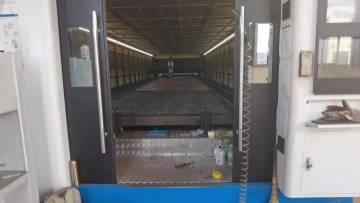 steel plate cutting for crane production
