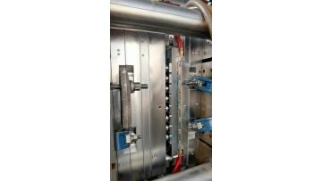 32 cavities mold