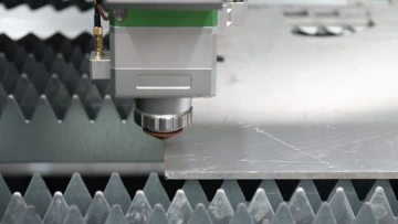 6mm Aluminium laser cutting.mp4