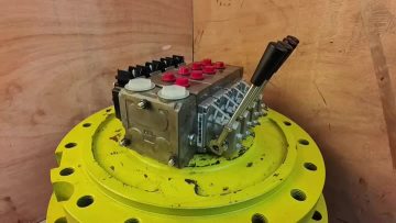 Load sensitive control reversing valve