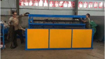 Crimped wire mesh weaving machine Wholesale and Manufacturer1