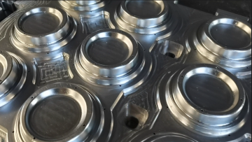 Moulded cup lid mould
