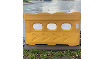 Three-Hole Water Horse Plastic Guardrail for Municipal Road Isolation Construction Red Yellow Sand Blow Molding Sand Injection1