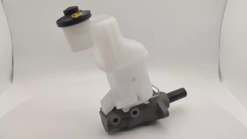 Auto Parts With OE 47028-48031 Brake Master Cylinder FOR TOYOTA1