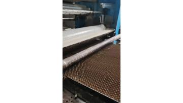 Starch glue for honeycomb paperboard