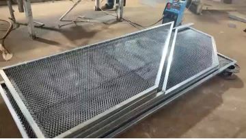 Anti-throwing fence